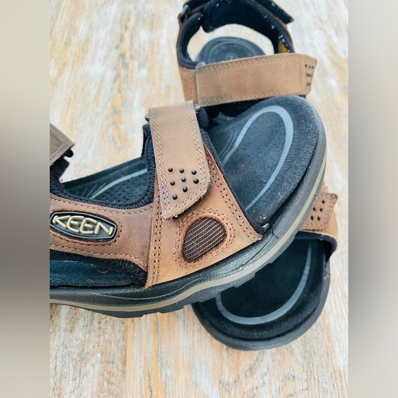 SOLD Keen Men’s Rialto II 3 Point Leather Hiking Sandals❤️🥾 - Picture 6 of 14